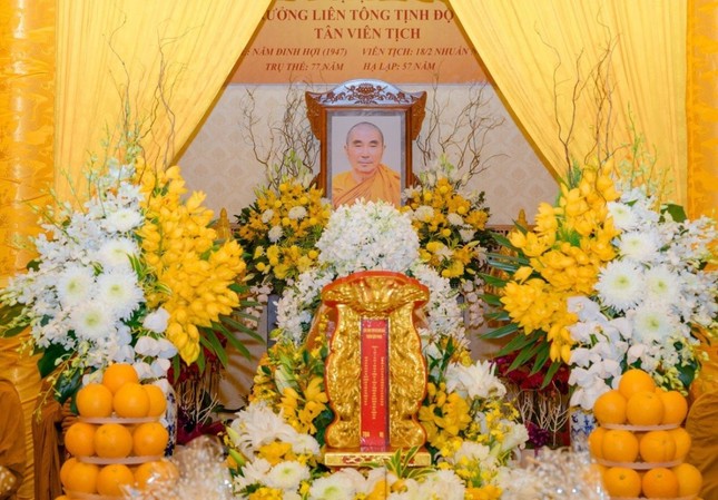 Di ảnh, long vị Trưởng lão Hòa thượng Thích Giác Quang
